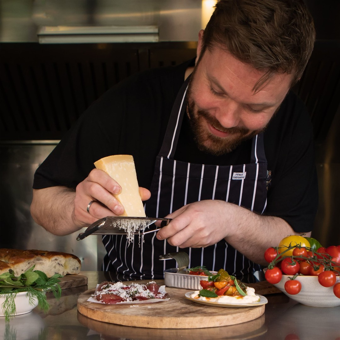 Through an interactive experience, Disney+ will be creating iconic dishes made popular by FX’s comedy-drama series, The Bear. To do this Disney+ has teamed up with Crudo, the award-winning restaurant, to bring you delights from this hit series right here to Merrion Square.