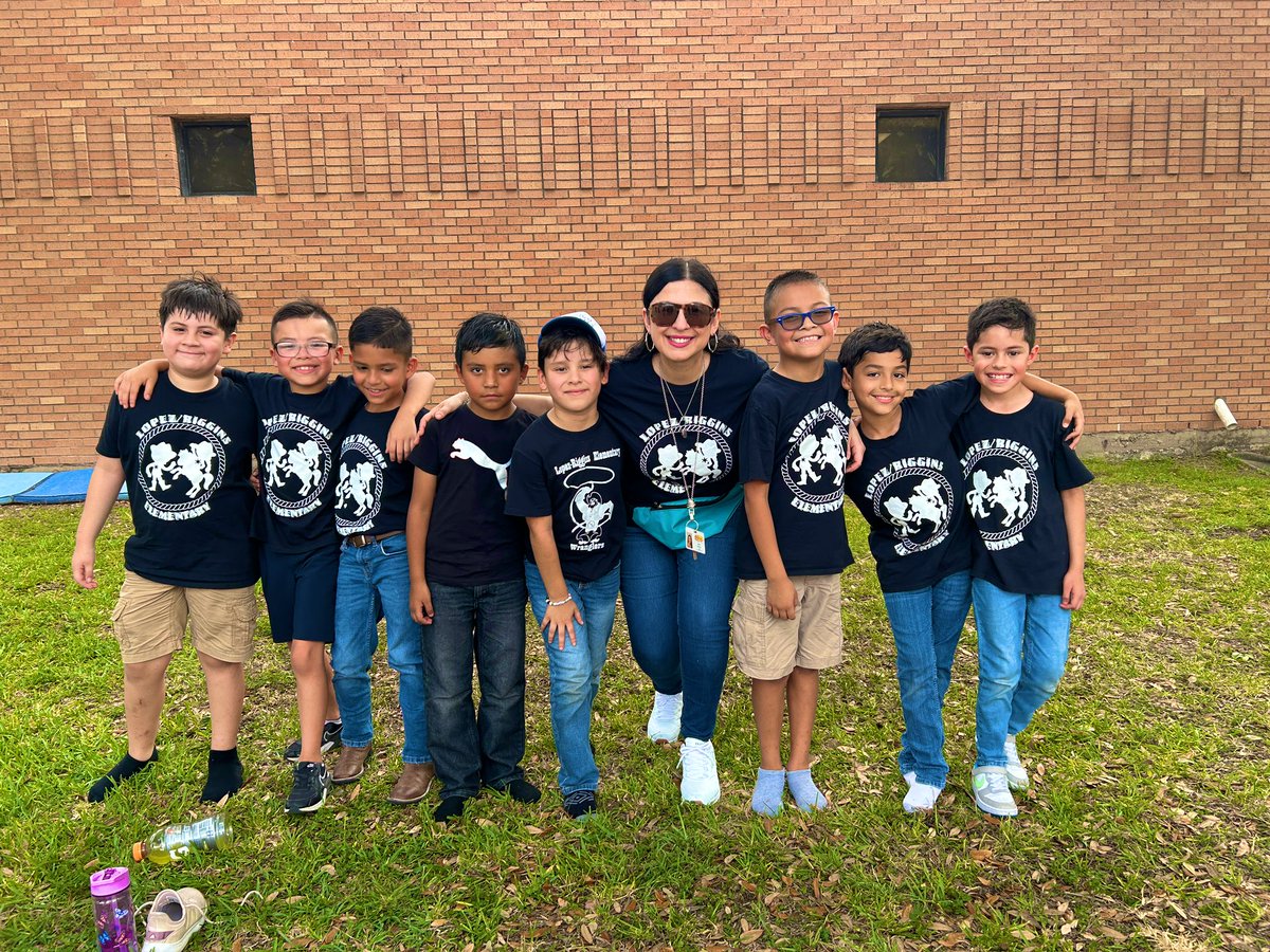 eguerra111's tweet photo. Much deserved Carnival Day🎉🎉🎉Future 3rd graders @LRE_Wranglers https://t.co/eqsVax7VR5