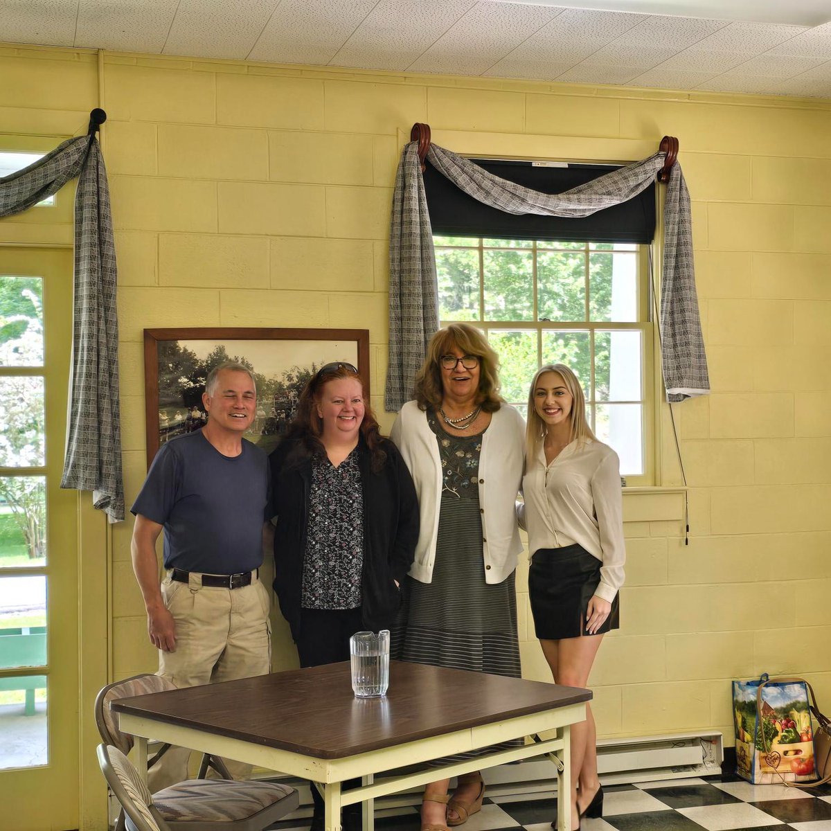 🍽💡 Another fantastic Hospitality Lunch & Learn at Capon Spring & Farms. We delved into controlling costs without compromising the guest experience. Loved it? Sign up for our upcoming fall Hospitality & Tourism Management certificate program!
easternwv.edu/hospitality-to…
#DiscoverEWV