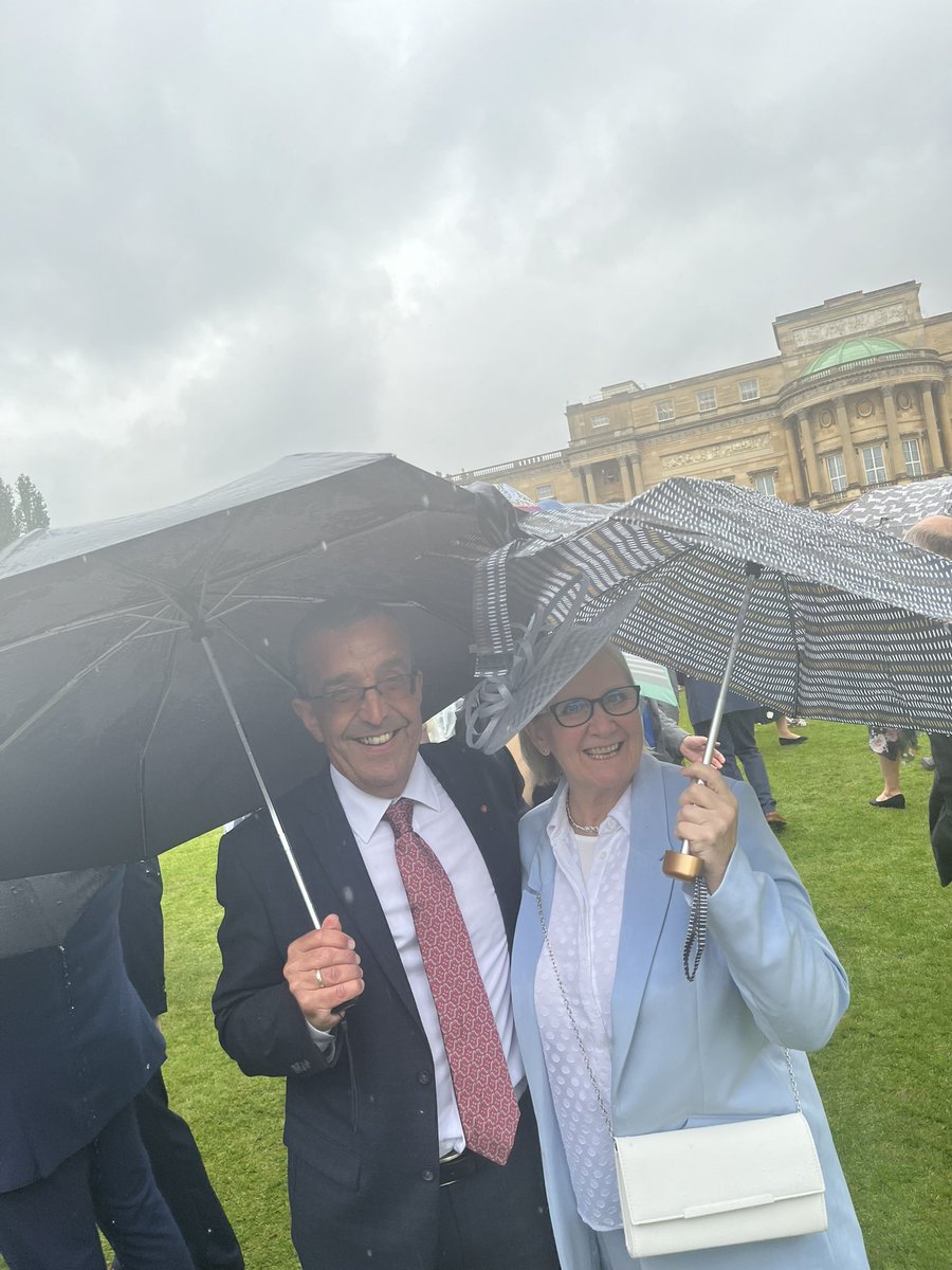 Sherree (@sherreefagge) on Twitter photo Buckingham Palace garden party in the rain. ☔️ All in high spirits as the royal family greeted the crowds despite the weather! So good to see <a href="/paulmreeves1/">Paul Reeves</a> Buckingham Palace garden party in the rain. ☔️ All in high spirits as the royal family greeted the crowds despite the weather! So good to see <a href="/paulmreeves1/">Paul Reeves</a>