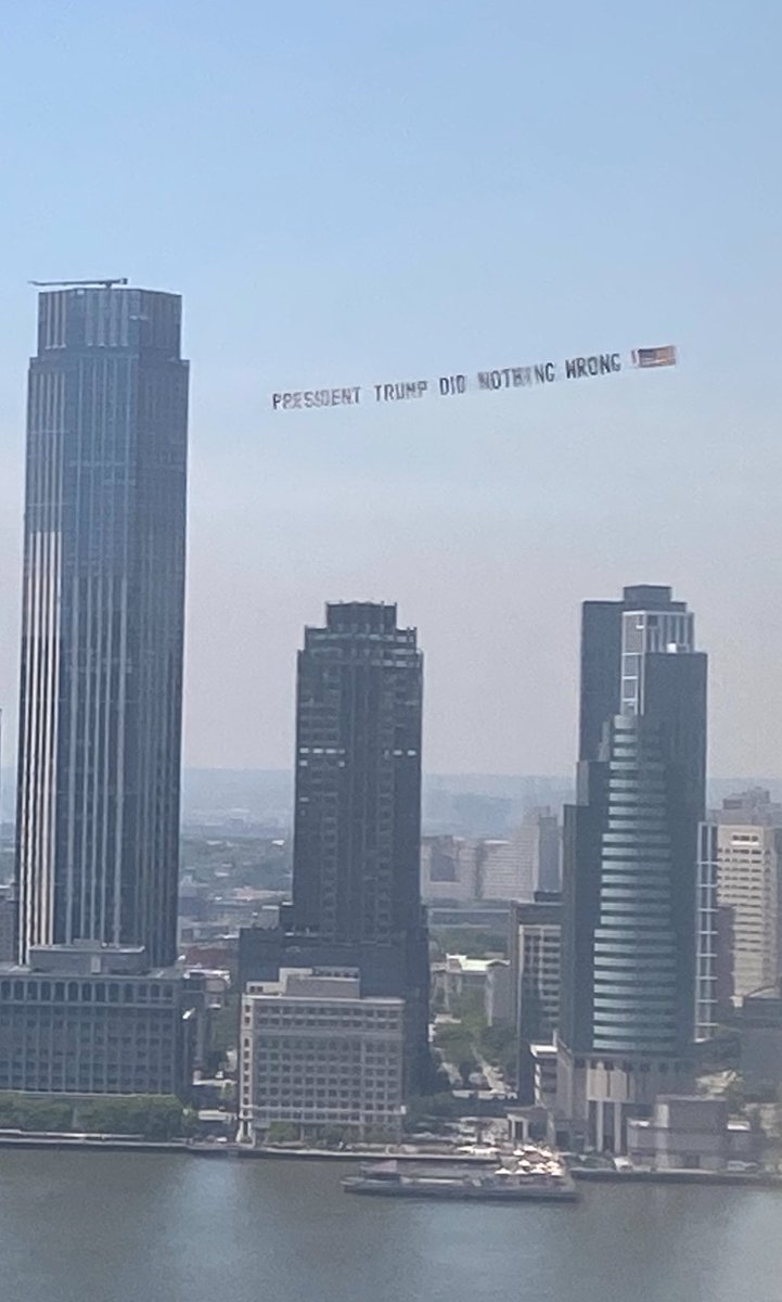 BREAKING: A plane is now flying a banner that says “President Trump Did Nothing Wrong 🇺🇸” over lower Manhattan where Alvin Bragg’s scam of a trial is currently taking place! Unbelievable! Even New Yorkers know this show trial is total bullshit! NEW YORK IS TRUMP COUNTRY!