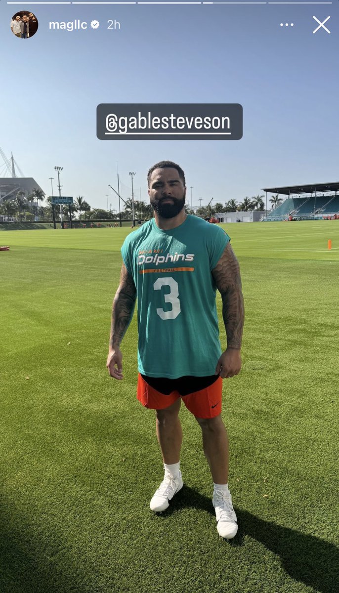 Gable Steveson at the Miami Dolphins today 👀 via // his agent David Martin