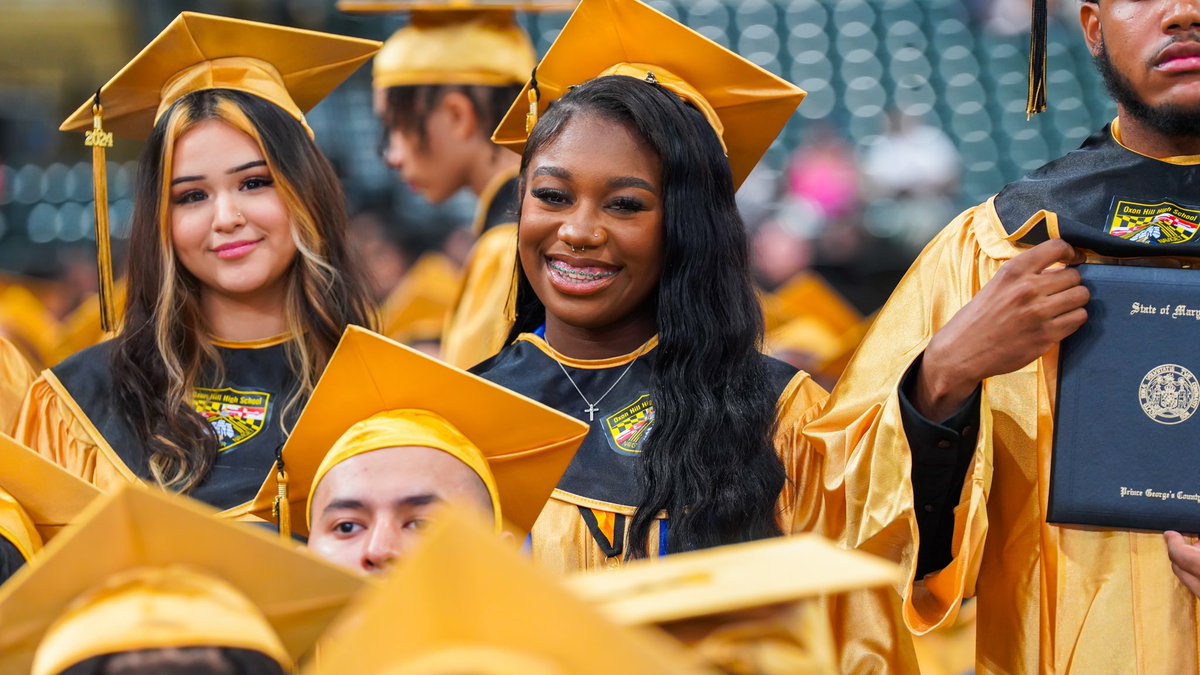 pgcps's tweet photo. Congratulation, Oxon Hill High School Class of 2024! 

🎓Be sure to visit https://t.co/U0ZPTO4RLW for graduation photo galleries and other Class of 2024 news and features. 🎓 https://t.co/0hglspKWWe