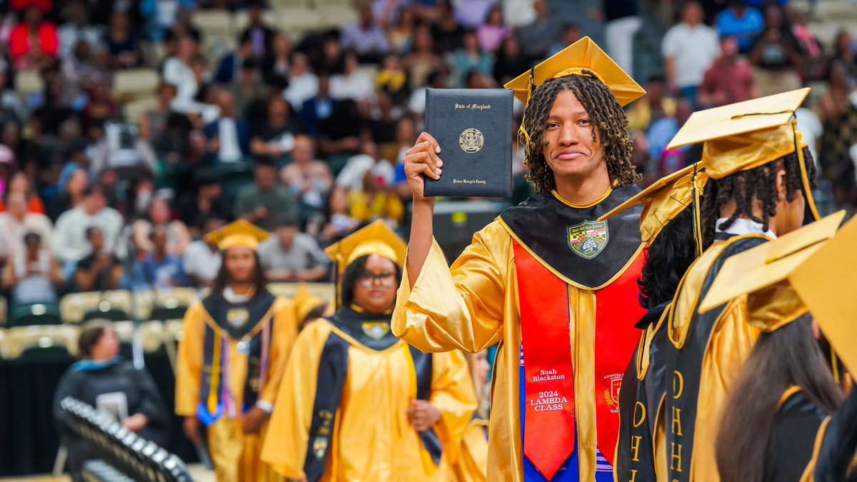 pgcps's tweet photo. Congratulation, Oxon Hill High School Class of 2024! 

🎓Be sure to visit https://t.co/U0ZPTO4RLW for graduation photo galleries and other Class of 2024 news and features. 🎓 https://t.co/0hglspKWWe