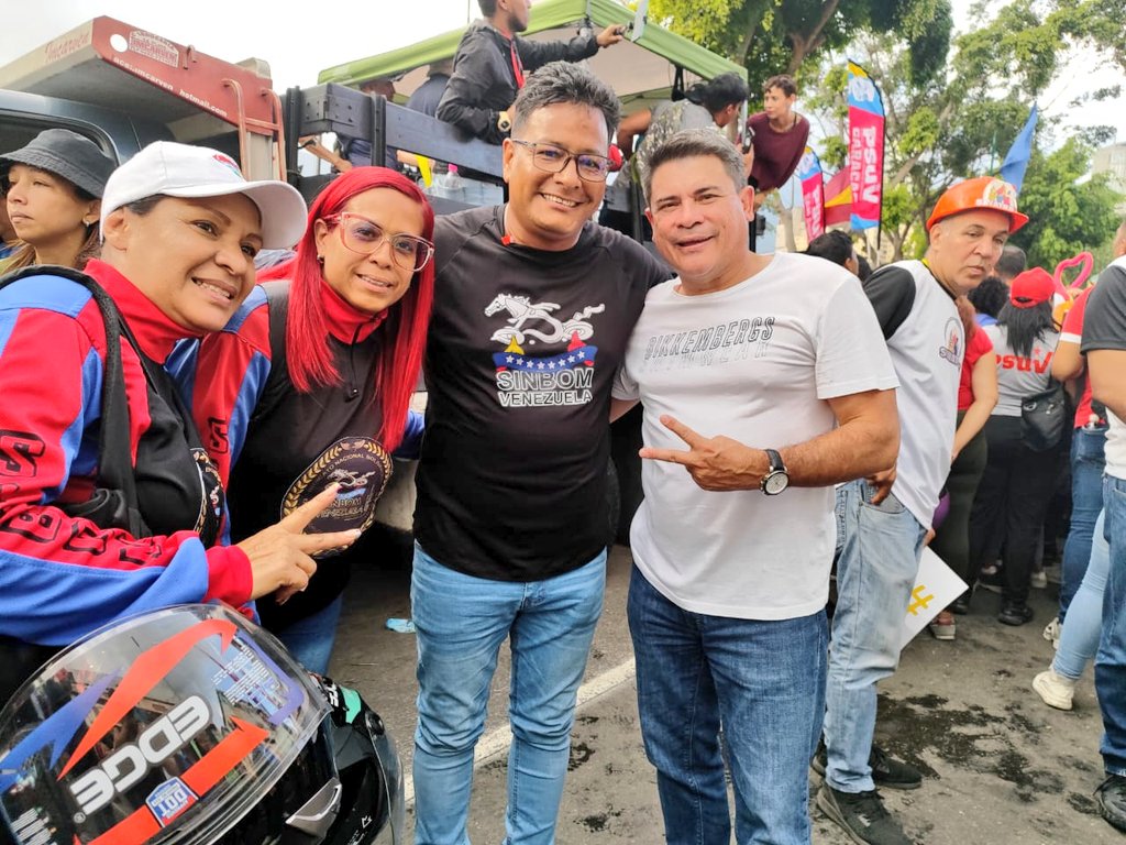 WuikelmanAngelP's tweet photo. Nos movilizamos con fuerza y energía en San Agustín en apoyo y respaldo nuestro Pdte y candidato @NicolasMaduro y en rechazo al bloqueo y sanciones que se nos han impuesto. 

#VenezuelaSeCrece https://t.co/kXtBjvIwq3
