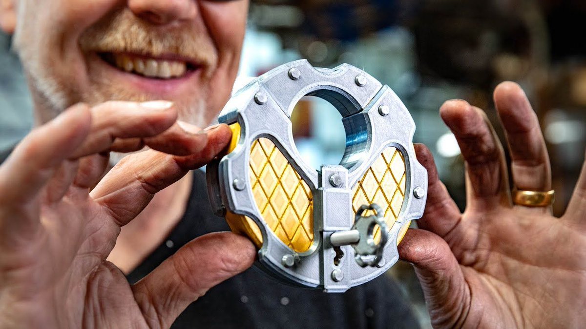 NEW! Adam Savage Assembles a Working 3D-Printed Padlock! (with @chinbeard) m.youtube.com/watch?v=O2gPyZ…