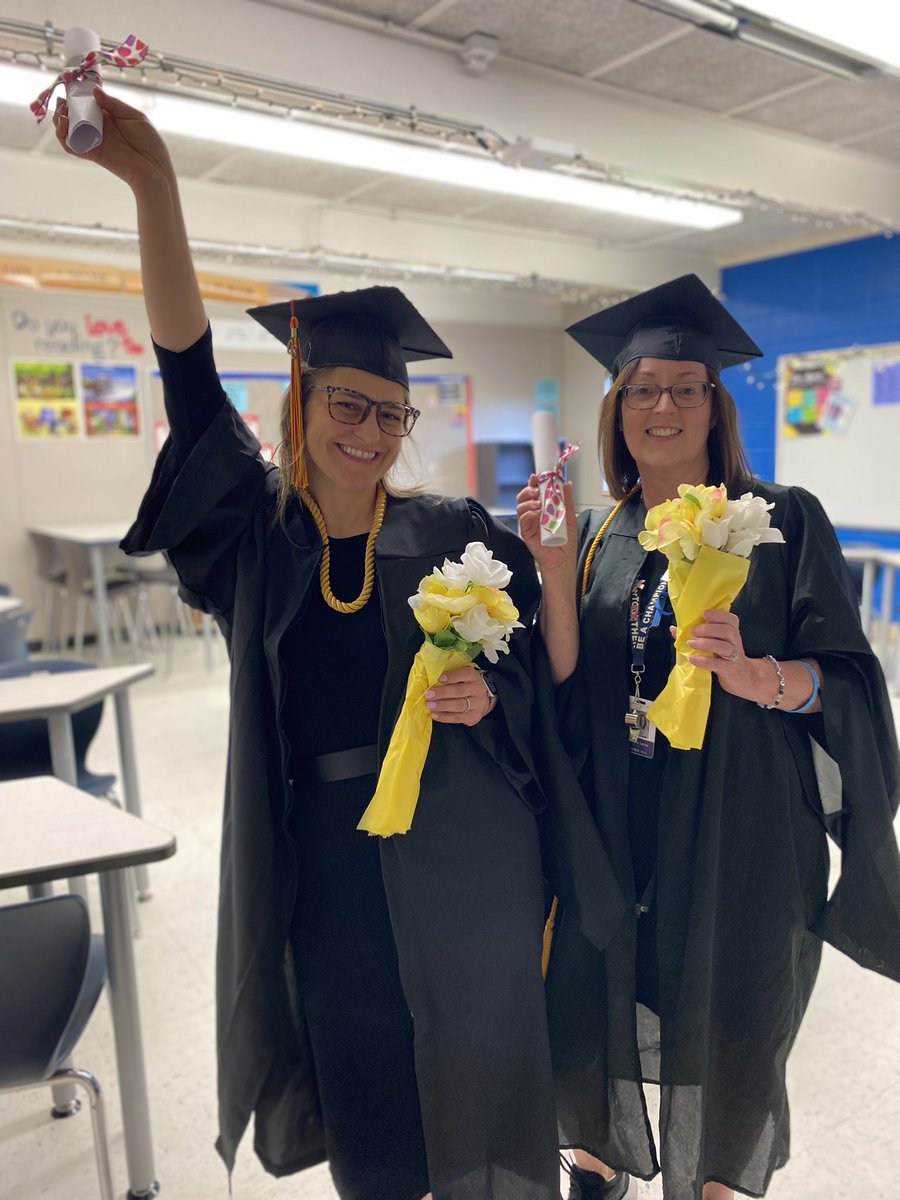 Twin day <a href="/WRidgeMS/">Westridge MS</a> We’ve killed spirit days this year! <a href="/theSMSD/">SM School District</a>