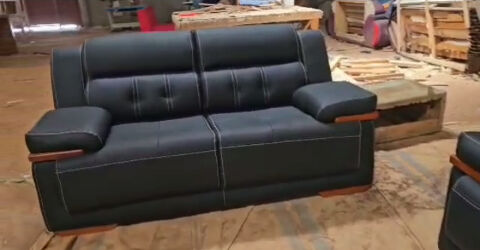 saidmohammedcyd's tweet photo. Fundi sofa https://t.co/jWqnN5d1DL