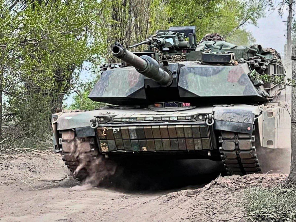 🇺🇸🇺🇦 Abrams with "Contact-1" 👀
