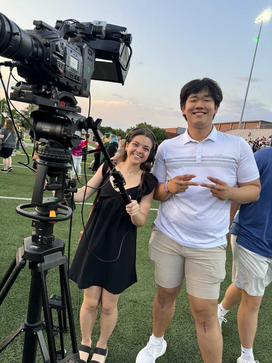 Graduation Crew 💚💛

Good photos by <a href="/maddielillich/">Maddie Lillich</a>