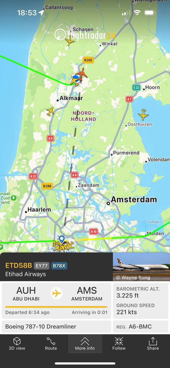 Druk met vliegtuigen (holdings) boven Langedijk ivm slecht weer Noord-Holland, <a href="/Schiphol/">Schiphol</a> 

#onweer