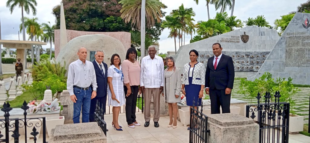 Ha sido un día de muchas emociones. Al compañero Esteban Lazo, gracias por las enseñanzas de tantos años, de todos los días. Seguimos haciendo Revolución.
#UnidosXCuba
#SantiagoDeCuba