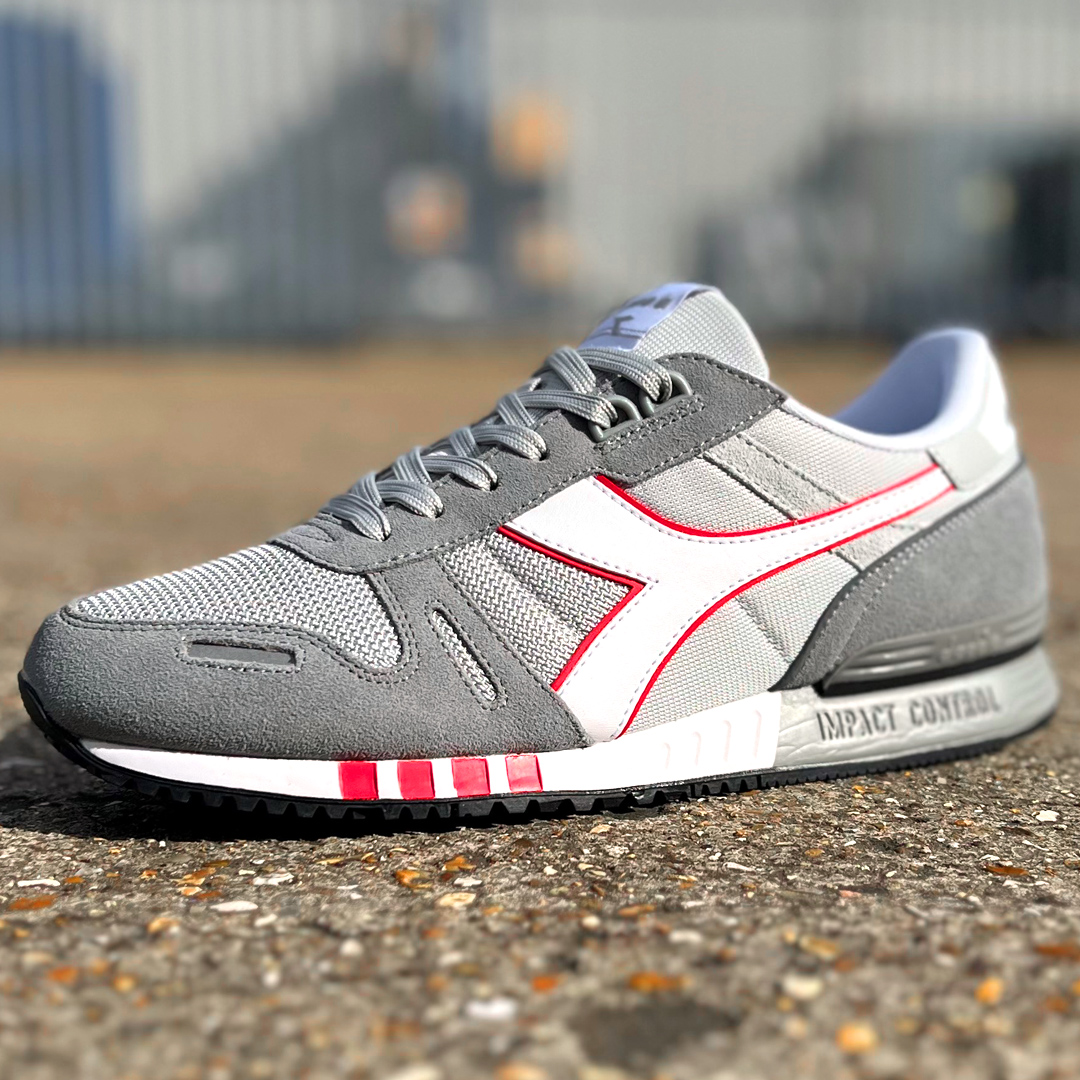The ever popular Diadora Seb Titan a much loved classic running shoes of the 80s based on the famous Seb Coe style. This version in grey with white and red details is a must have. Shop them here: 80scasualclassics.co.uk/trainers-c12/d… #diadora #diadoratitan #trainers