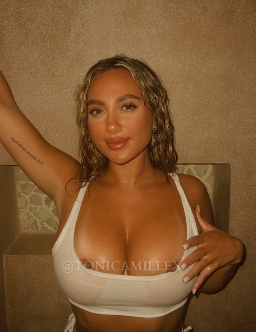 What are you kissing first? https://t.co/eabCwld5Wk