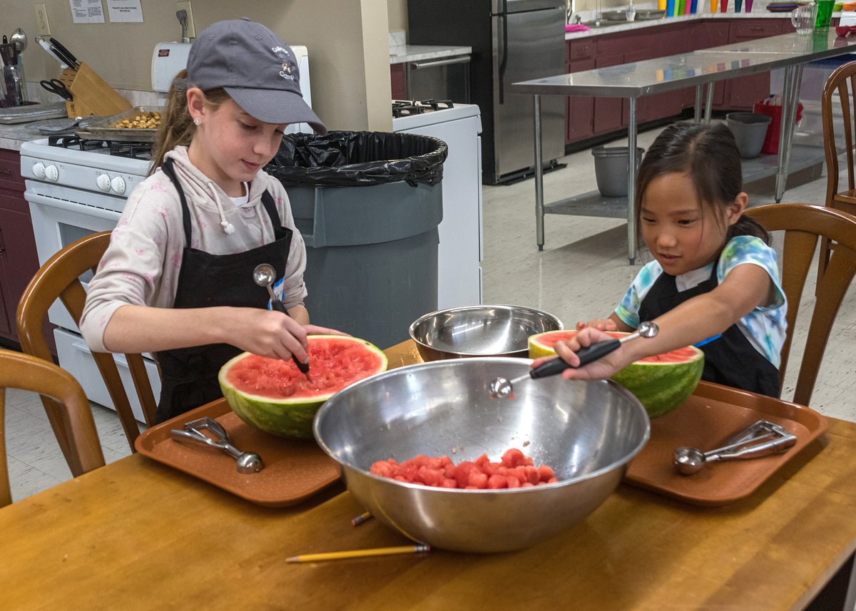 MSUExtService's tweet image. The Culinary Arts Kids Camp is a hands-on, weeklong day camp hosted by the MSU Extension Service and the Department of Food Science, Nutrition, and Health Promotion.

Learn more: ow.ly/EnIV50RNyqR #EatWithExtension #MSUext