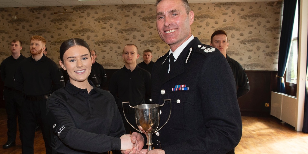 MODPolice's tweet image. Celebrating at our recent Pass Out Parade🏆

PC Abbey Fowler was presented with the Endevour Cup.

Whilst PC Max Hryczanek received the Academic Achievement Award.

Well done, and congratulations to you both👏

#PassOutParade #JoinMDP