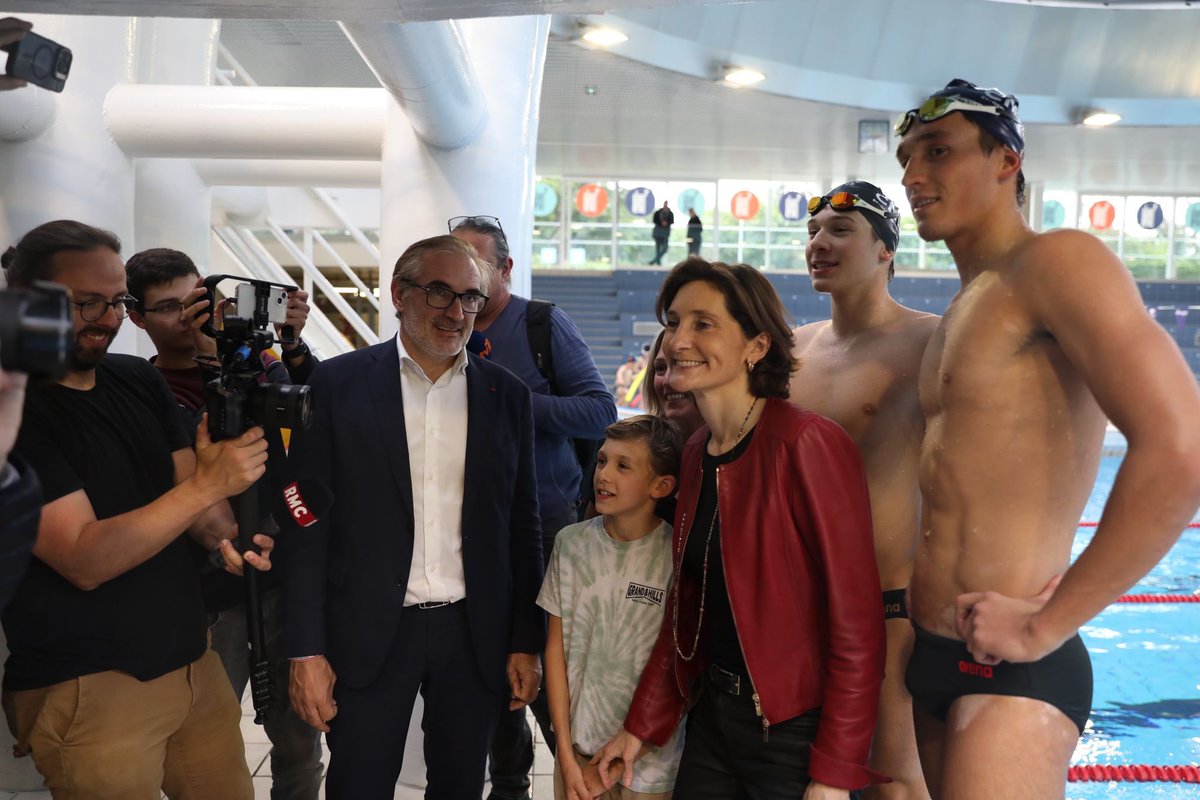 Un plaisir d’accueillir <a href="/AOC1978/">Amélie Oudéa-Castéra</a> au Dôme de <a href="/StGermainLaye/">St-Germain-en-Laye</a> lors de sa rencontre avec notre nageur saint-germanois <a href="/A_Portal1202/">Alex</a> ! 🏊‍♂️
Un moment d’échanges à J-99 des #JeuxParalympiques <a href="/Paris2024/">Paris 2024</a> ! 💪
Fier de nos athlètes ! 🇫🇷