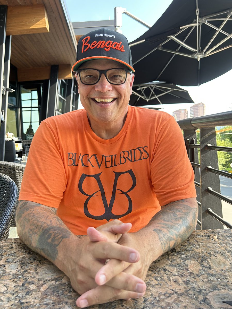 New episode tomorrow at 12pm PST/3pm EST. 🥳🎈🎉