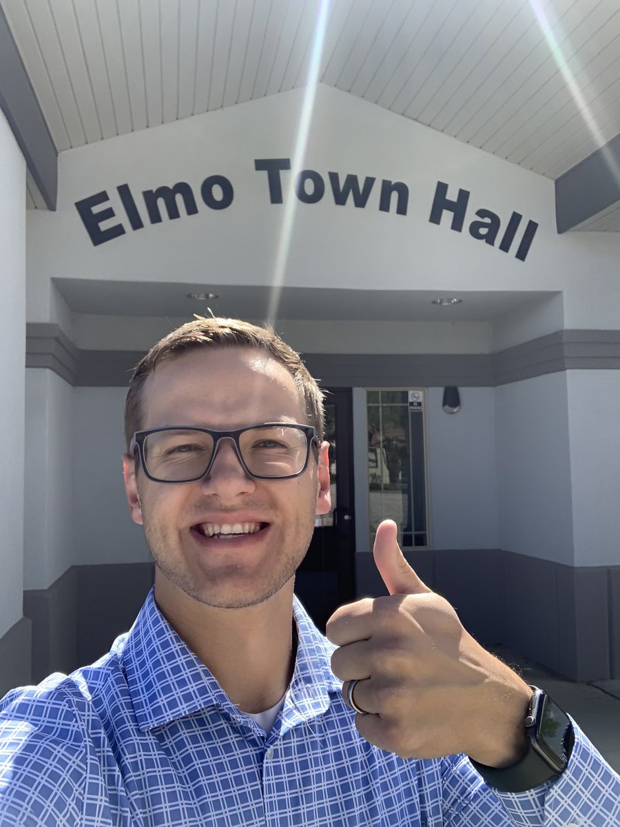 LiamThrailkill's tweet photo. Hello from the beautiful Elmo and Cleveland, Utah. It’s beautiful out here! #CitiesWork #utpol @ULCTcitycafe https://t.co/NiGrHIuDhB