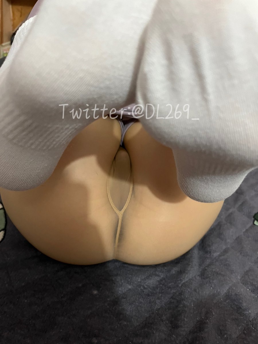 DL269_'s tweet photo. 健身的时候都在偷看她的瑜伽裤，但不知道其实她里面还穿着丝袜，兄弟们喜欢这个穿搭吗
#瑜伽裤 #反差母狗 https://t.co/ZhAfGZpSn8
