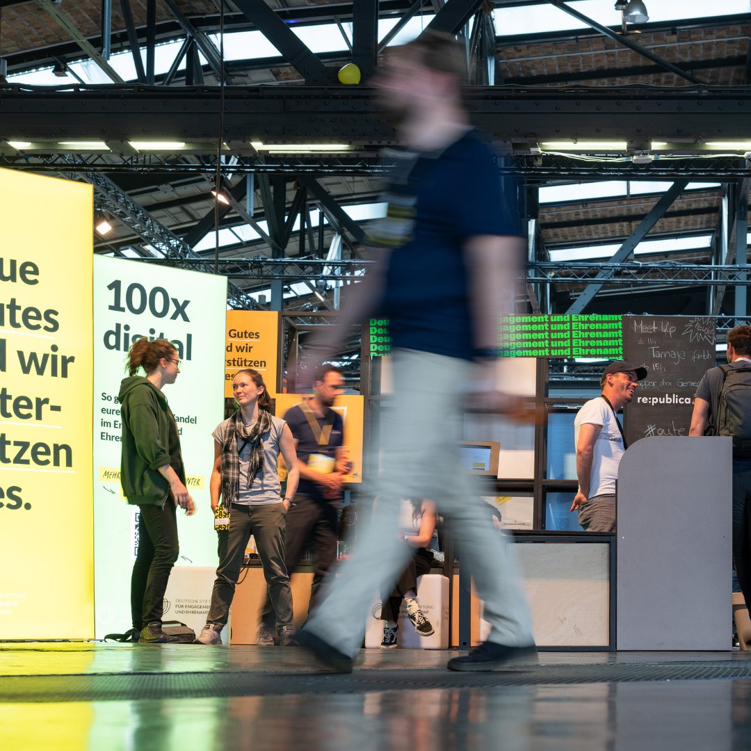 In der kommenden Woche ist es so weit: Die #rp24 findet unter dem Motto #WhoCares statt. Besucht uns an unserem Stand (l1), wir freuen uns auf euch! Mehr Infos: re-publica.com