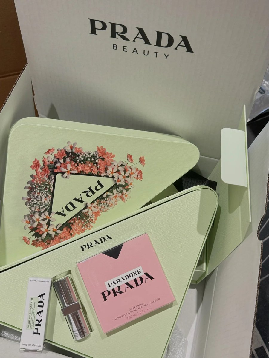 suzettlizardi's tweet photo. Some beautiful gift boxes recently https://t.co/7qRrnrIbYe