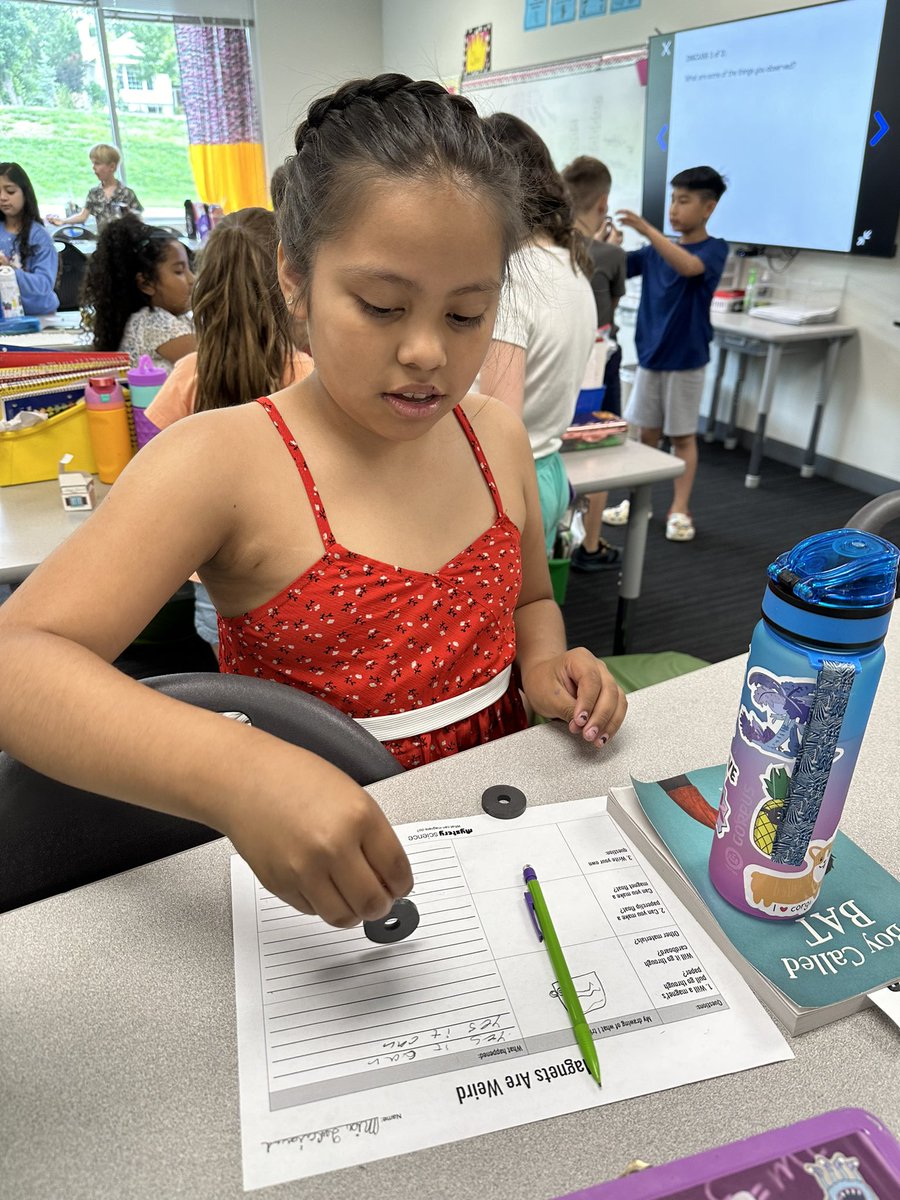 BylerHasClass's tweet photo. Experimenting with magnets. #mysteryscience @DiemerEagles https://t.co/THgsvWdIPe