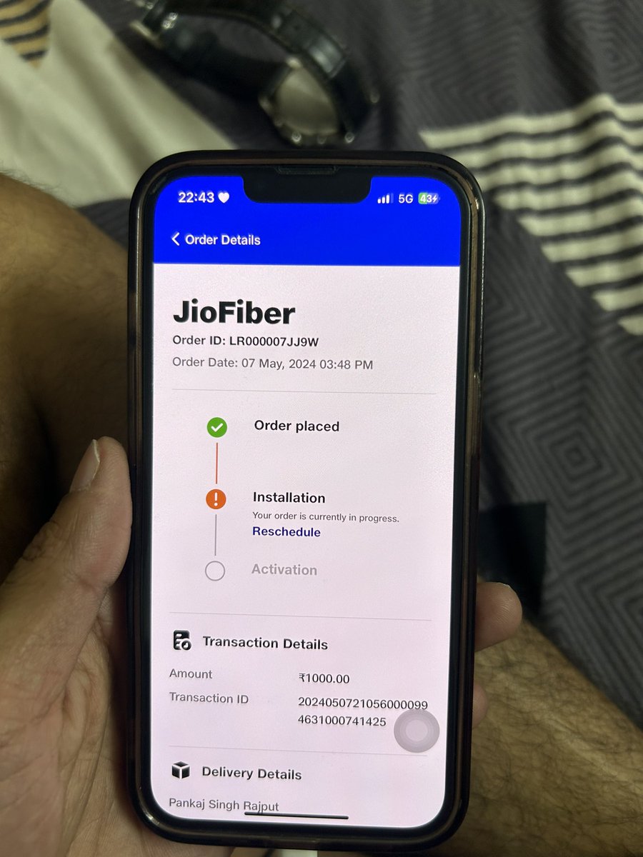 asingh199564's tweet photo. @JioCare 
As i ordered a jio connection on my location and i already paid the booking amount but no has visited since then its already been 2 weeks but didn’t even received a single call from your side i booked the connection on 7th may . And if not then return my money asap. https://t.co/ApQ4mM2UQ8