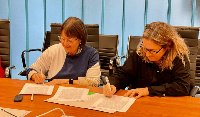 📸La decana de la @FicUdelar y nuestra alcaldesa @silvanapissano en firma conjunta 👏 🙌Ya son 4⃣ las facultades de la @Udelaruy 📝 con convenios con el #MunicipioB y... ¡vamos por más! ⏩ municipiob.montevideo.gub.uy/firma-de-conve…