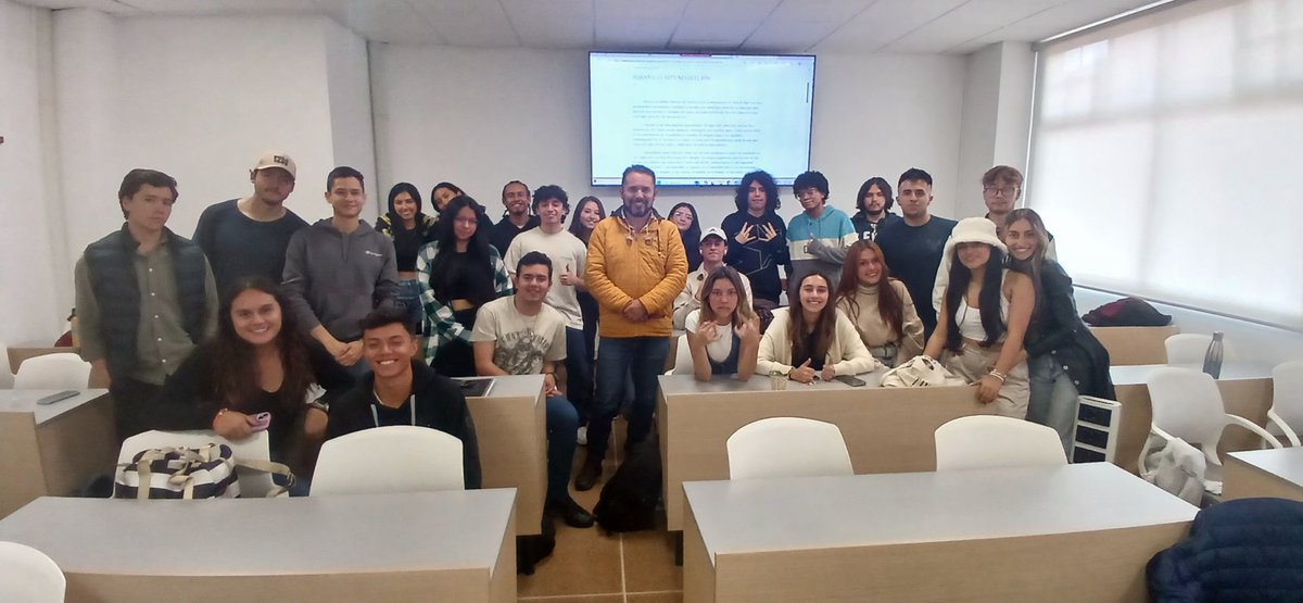A los cracks de Teorías de la Comunicación 3, gracias por convertir los martes en el día más divertido de la semana. Ustedes son la razón por la que los memes de teoría comunicacional existen. ¡Nos vemos en la próxima clase para seguir filosofando sobre el meme perfecto!