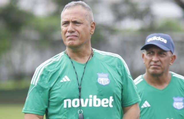 HERNÁN TORRES me dice desde Guayaquil: 'No he renunciado, voy a dirigir los últimos 2 partidos de la Liga con Emelec'.
¿Existe la posibilidad de dirigir al Deportivo Cali ?
'Ahí estamos hablando'.