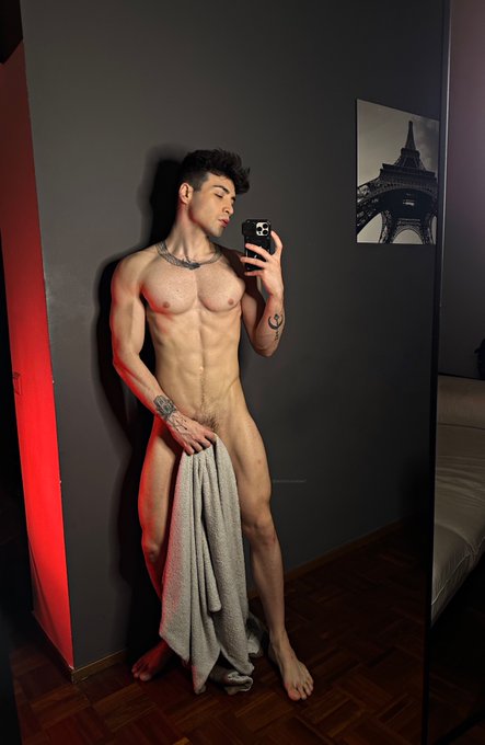 1 pic. Body upgrading still ?? https://t.co/0LZJmS71qT