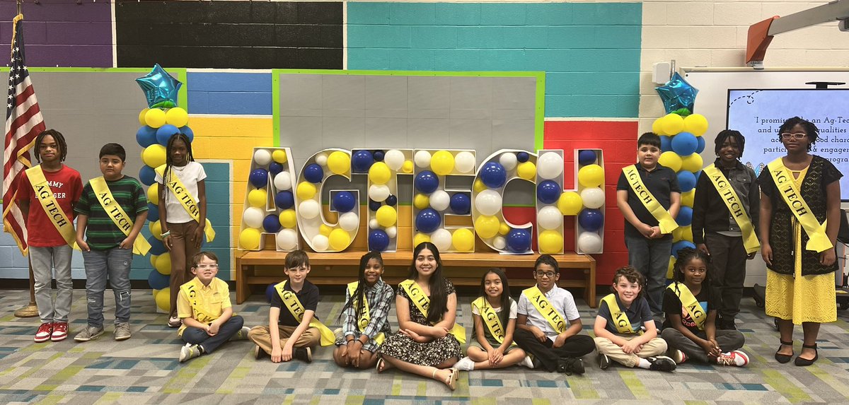 JaredGatewood's tweet photo. Say hello to @WingateESNC’s first AgTech Ambassadors! 

These rising 4th and 5th grade student leaders will do great things to promote our AgTech program in the Forest Hills cluster at the elementary level! 

📸: @AGHoulihan 

@UCPSNC @UCPSCareerReady @BashawnHarris https://t.co/a70688eSC7