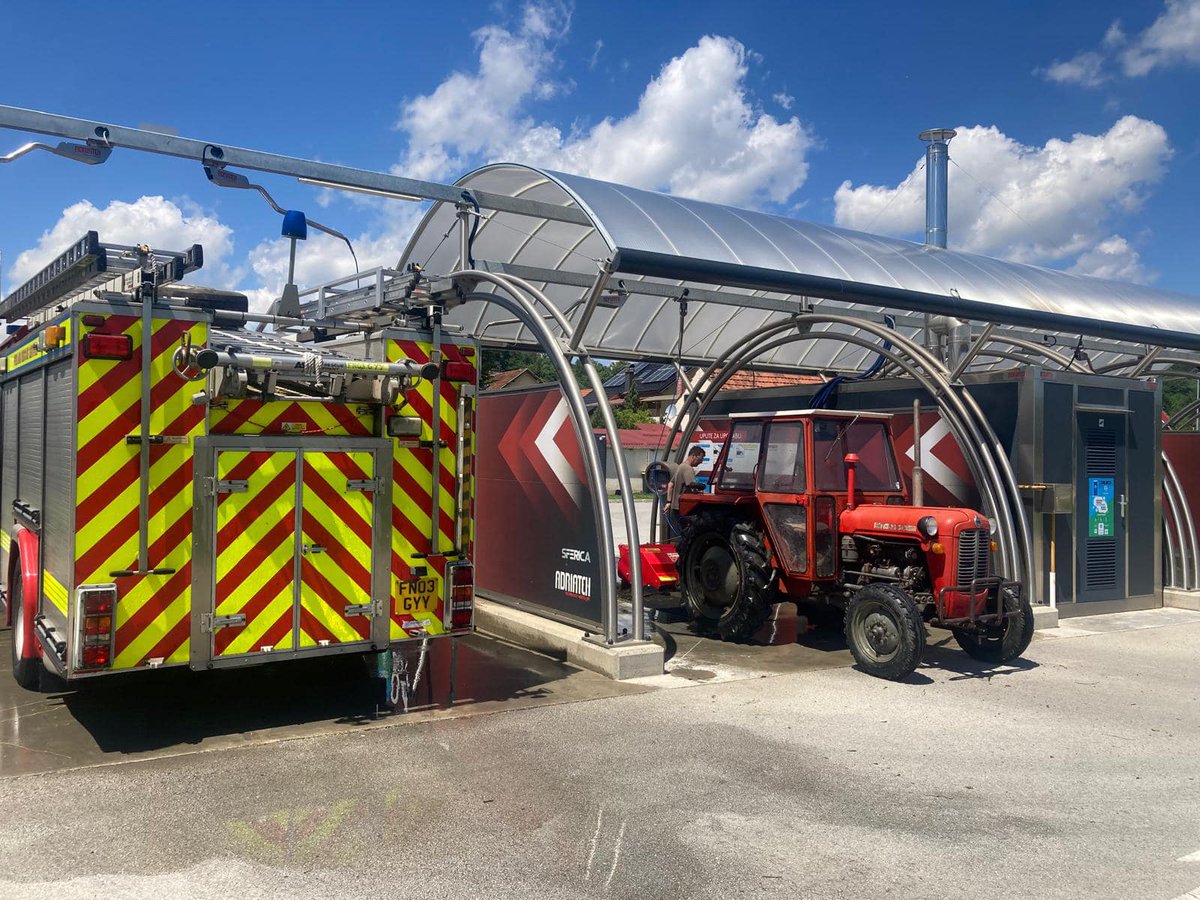 Last week we said goodbye to Nottinghamshire's last registered Dennis Sabre 🚒 When in service and on the run, the vehicle has been based at West Bridgford and Bingham Fire Station. It is now on the way to Croatia to support voluntary firefighters protect their community 🫡🇭🇷