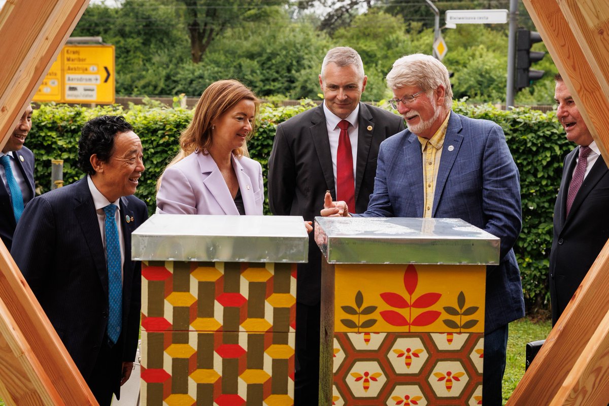 'I am pleased that @MZEZ_RS has installed first beehives 🐝. This is an expression of the strengthening of 🇸🇮 #BeeDiplomacy & symbolically accompanies the 1st int. forum 'Bees for People, Planet & Peace', bringing together & connecting key partners in this field'. - FM @tfajon.