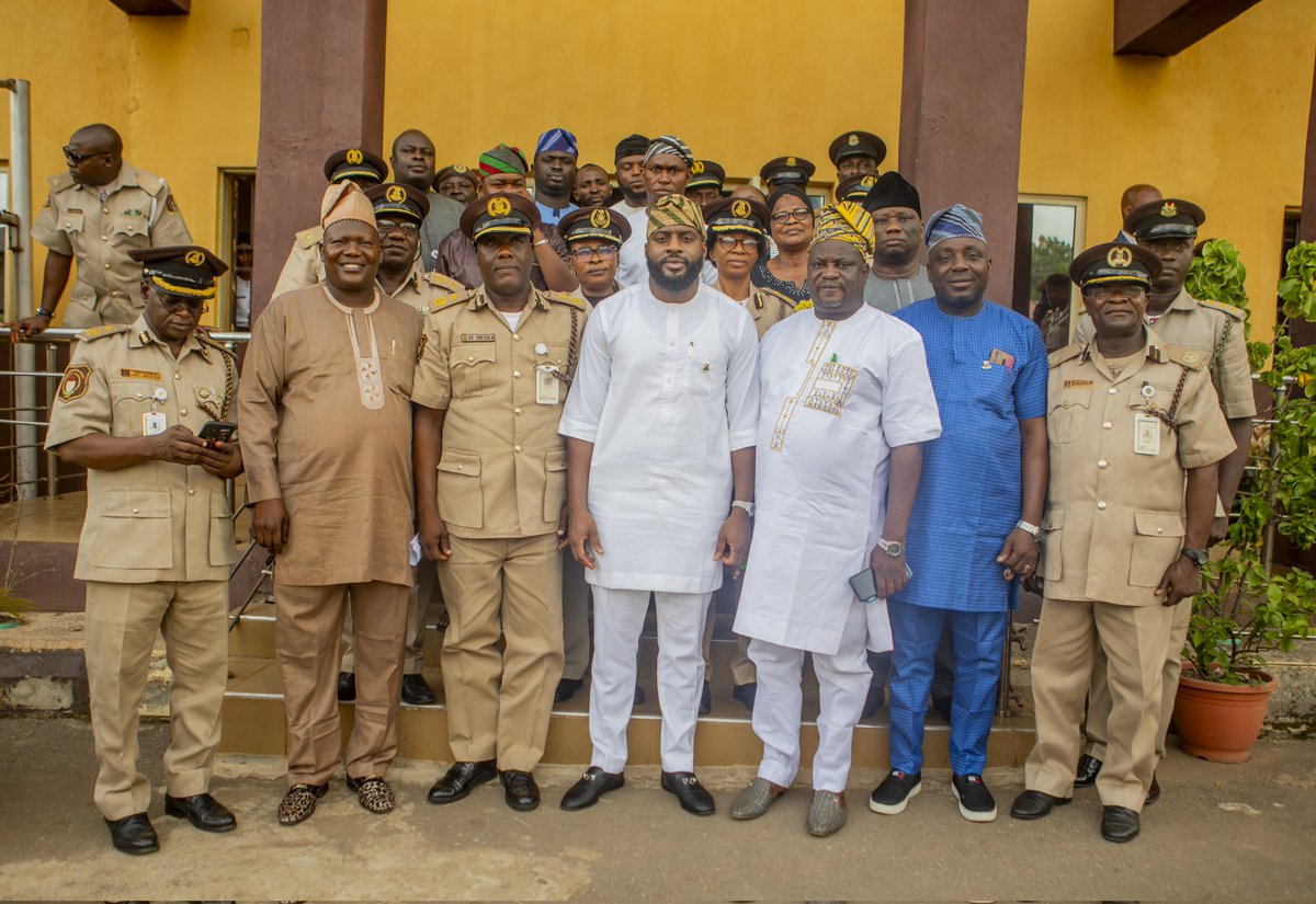 Due to the sensitivity and importance of security to any society, I led a delegation of the Oyo State House of Assembly Committee on Security and Strategy on a working and oversight visit to the State Commands of the Nigeria Security and Civil Defence Corps, NSCDC and the Nigeria