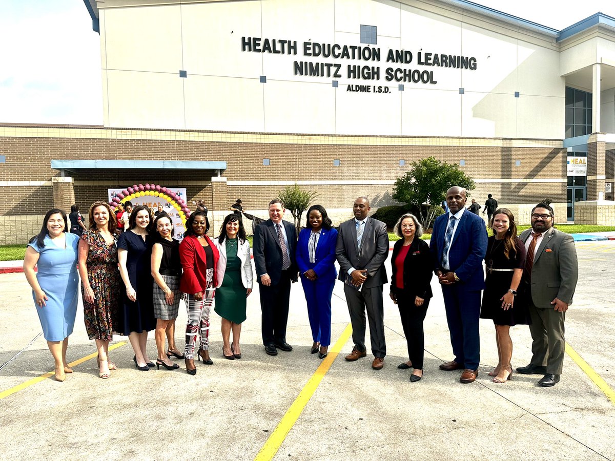 I was super excited for the unveiling of our sign and the launch of our Health Education and Learning (HEAL HS) @NimitzHS_AISD @AldineISD in partnership with @memorialhermann which will provide choices and opportunities in health care for #myAldine students, families and our
