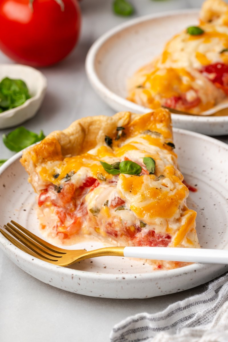 jessinkitchen's tweet image. Southern Tomato Pie 🍅🥧 A classic comfort food recipe with a creamy, cheesy filling and flaky crust. 🤤
#vegan #veganrecipe 

blackpeoplesrecipes.com/southern-tomat…