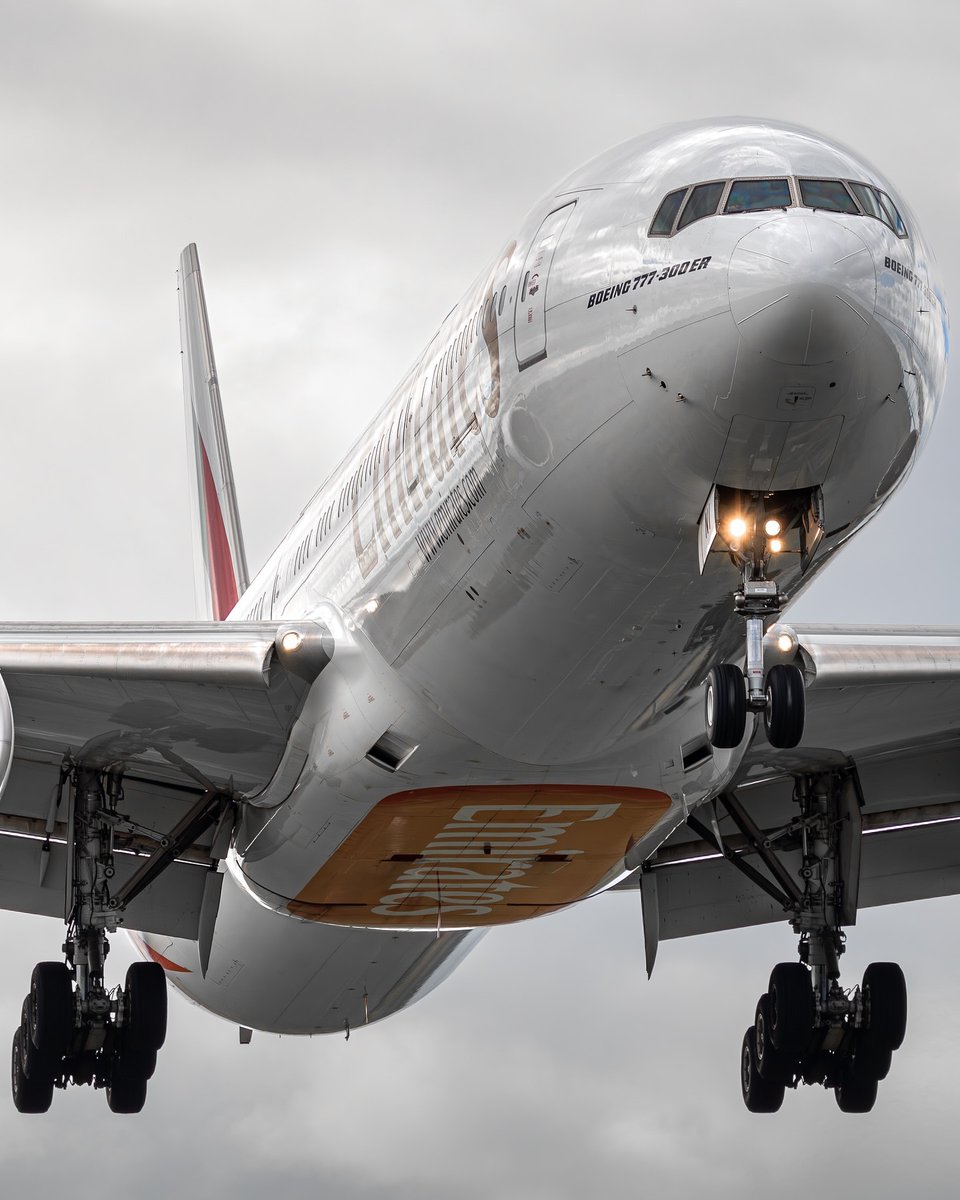 Dubai departure 🛫 

Check out this amazing shot Jack captured of the Emirates Boeing 777-300ER departing Newcastle Airport.

📸 IG: newcastle.avgeek