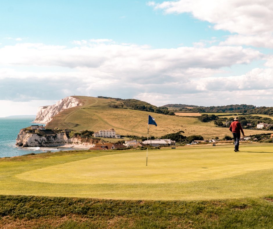 Now the days are getting longer, do you have any recommendations for golf courses on the Isle of Wight? 🏌️ With 7 golf clubs spread around the Island, plus a driving range, it can be hard to choose just one! ⛳