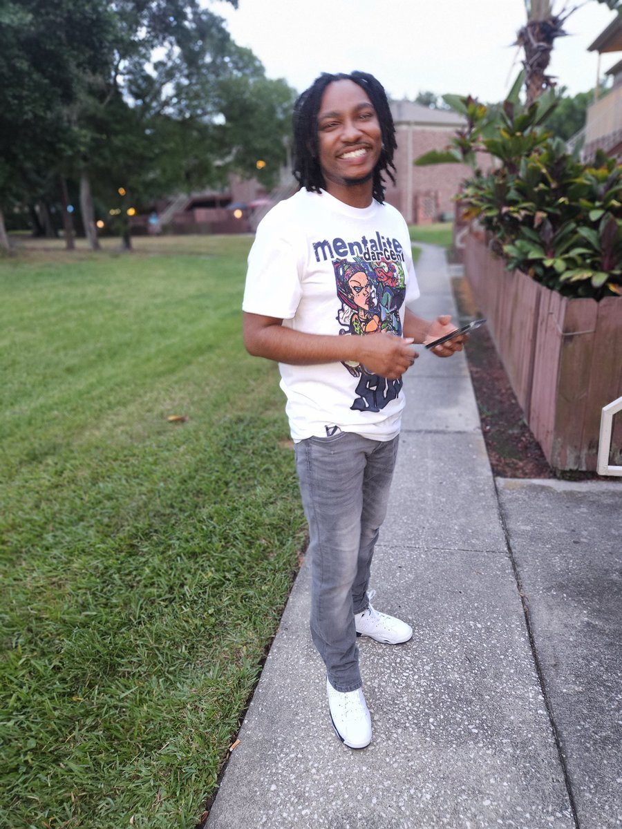 RicoRuffino's tweet image. Even when it looks like I’m not working… I’m STILL grinding. I just make it look easy 💯💯💯

Catch me live on @KickStreaming @ 330PM today #likecommentshare

Kick.com/ricoruffino