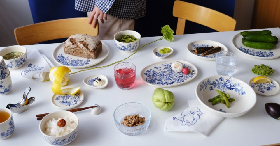 Moomin Arabia’s first complete #dinnerware collection draws inspiration from #ToveJansson’s favourite summer place. The collection’s name refers to a Finnish island where the author had a cottage. ➡️ bit.ly/44Vfgo6 @MoominOfficial #goodnewsfromfinland #haru #finland