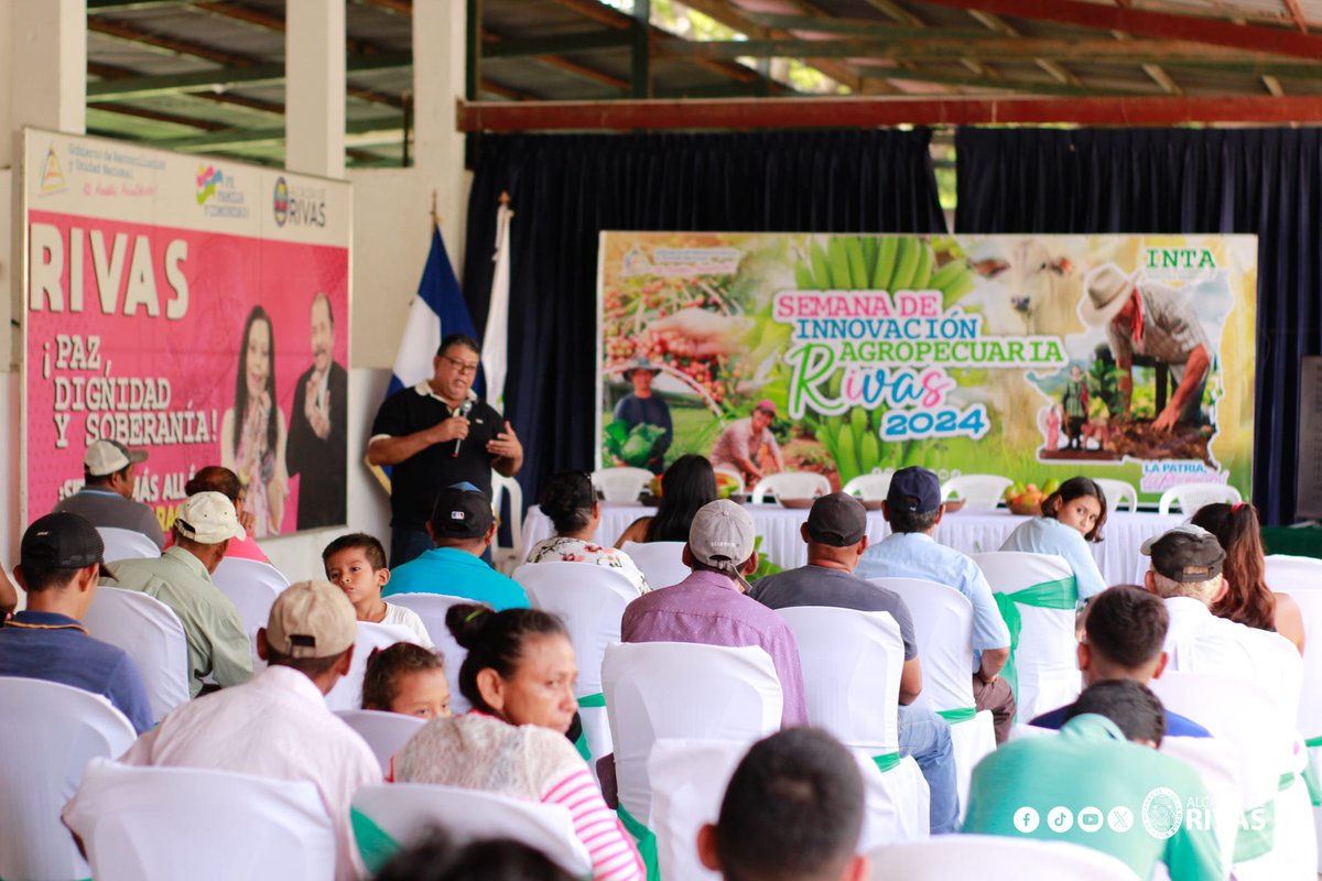 AlcRivas29's tweet photo. Productores y estudiantes participan en el segundo día de la semana de la innovación agropecuaria en las instalaciones de la Universidad Internacional Antonio de Valdivieso.
#2024HaciaNuevasVictorias
#GobiernosLocalesNi https://t.co/aOFi6p1MjR