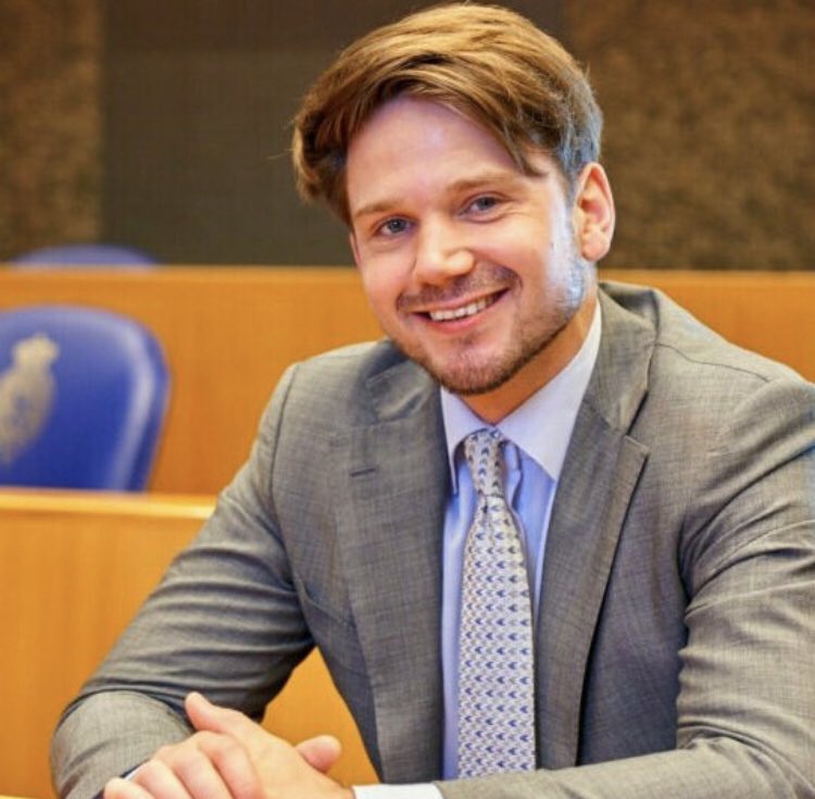 Volgende week staat Gideon van Meijeren voor de rechter wegens zogenaamde 'opruiing'. Niks meer dan een politieke HEKSENJACHT! 

Doe een ♥️ &amp; RT als je Gideon STEUNT!