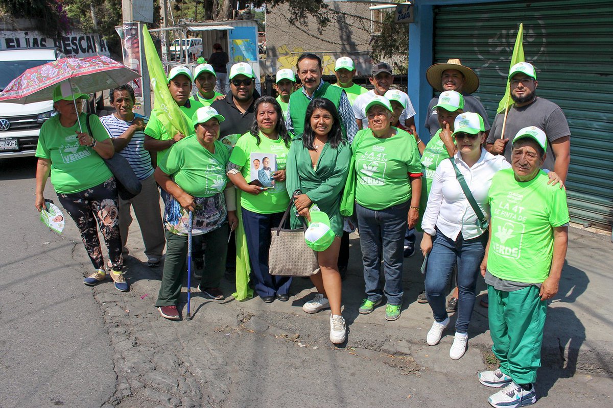 JLDuranMex's tweet photo. Ellos son el corazón de la campaña. Muchas gracias a mis equipos de brigadistas que, sin importar las inclemencias del clima, se entregan por completo para dar a conocer el proyecto verde que proponemos para legislar por un #Naucalpan mejor. 💚 #VotaTodoVerde #Distrito24 https://t.co/JtgrMzKJnt