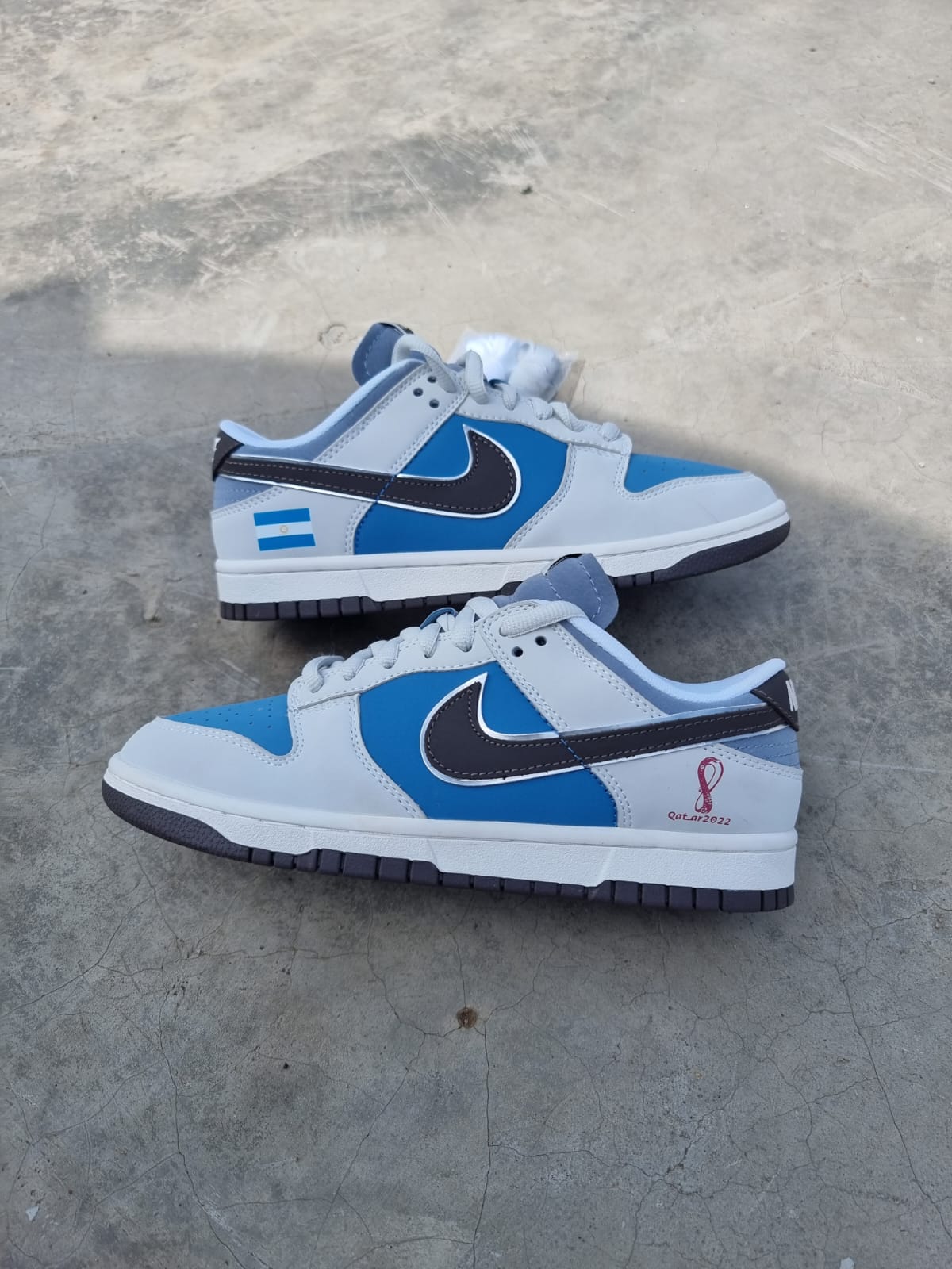 Mwacheezy Collection on X In case you forgot. Qatar World Cup 2022 x Nike SB Dunk Argentina are available from size 40 to 45. Ksh.4300 IkoKiatuKe https t j0oFqdpG0c X