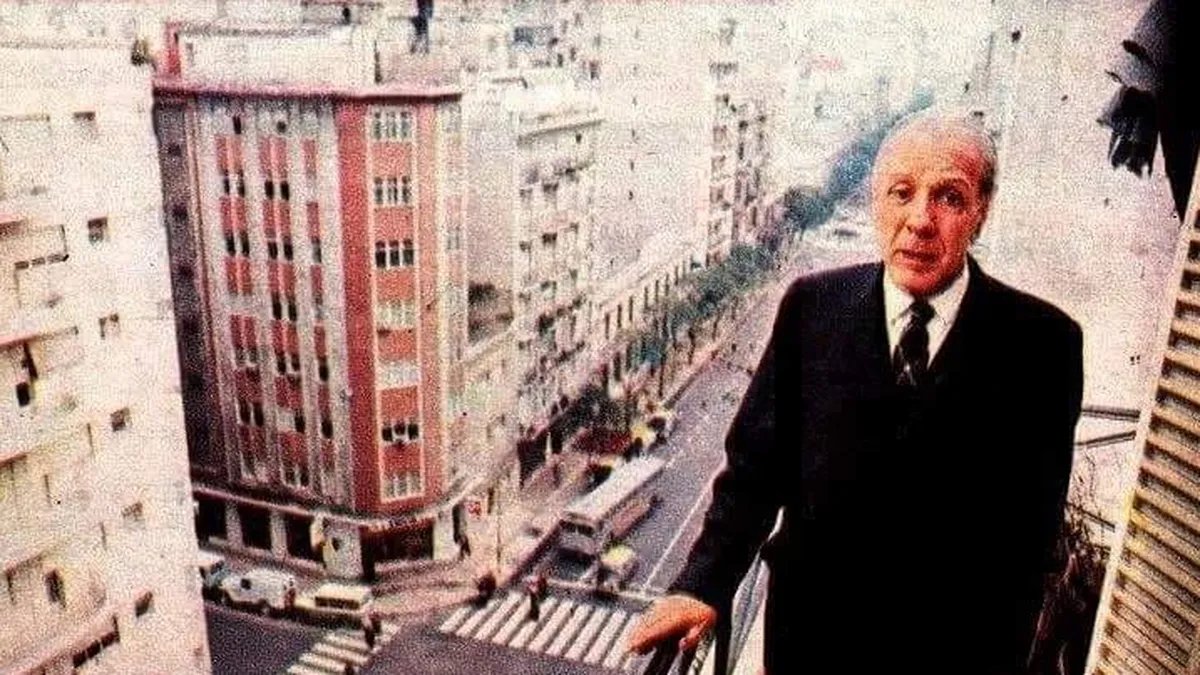 'Vi tantos perros correr sin sentido, que aprendí a ser tortuga y apreciar el recorrido'.

Jorge Luis Borges.