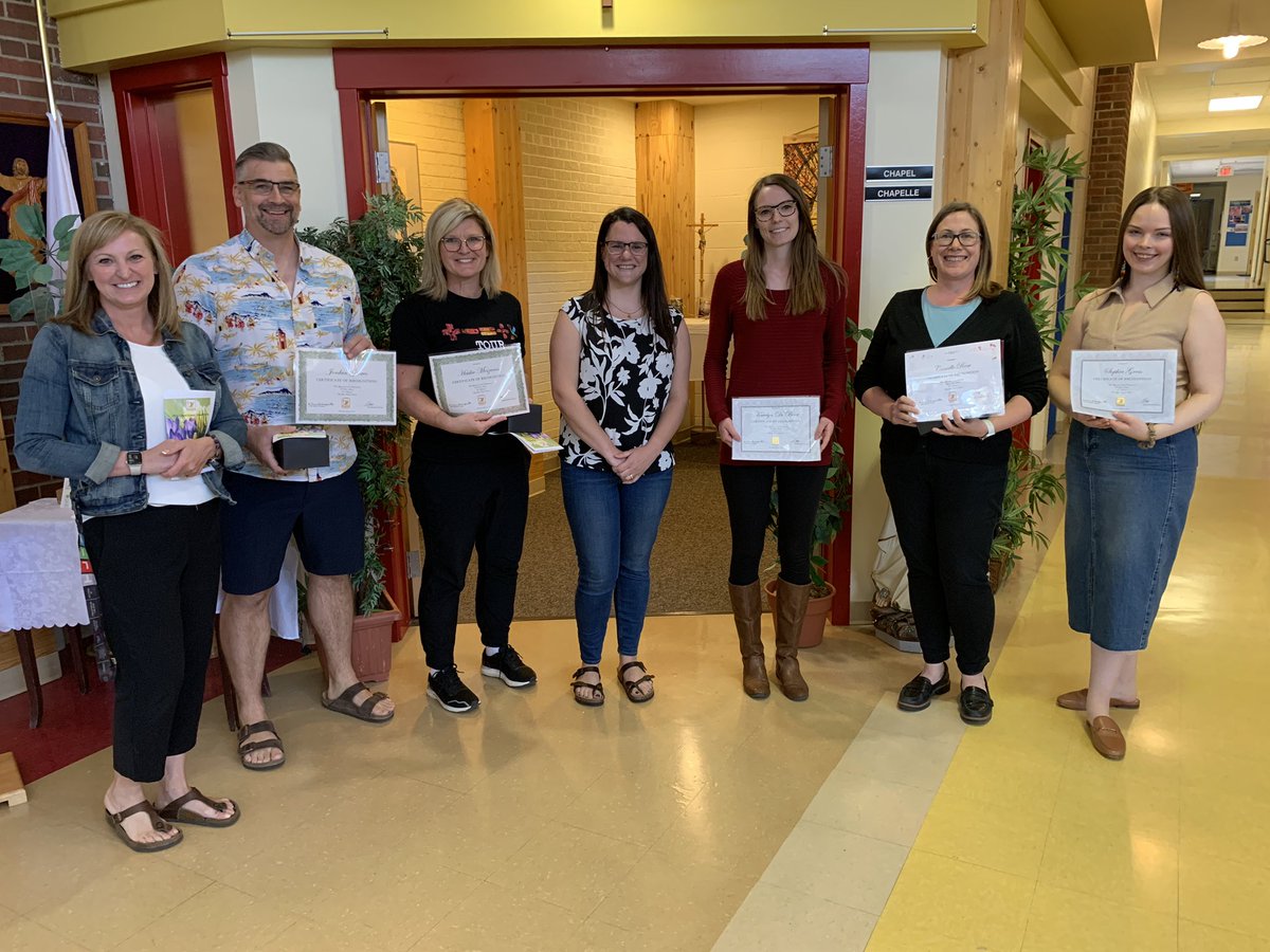 Congratulations to our Long Service Award recipients at @ESMhs4 who are celebrating 5, 10 and 20 years of service with the @HolySpiritRCSD! Thank you for all that you do!! #IBelieveInCatholicEd #hs4