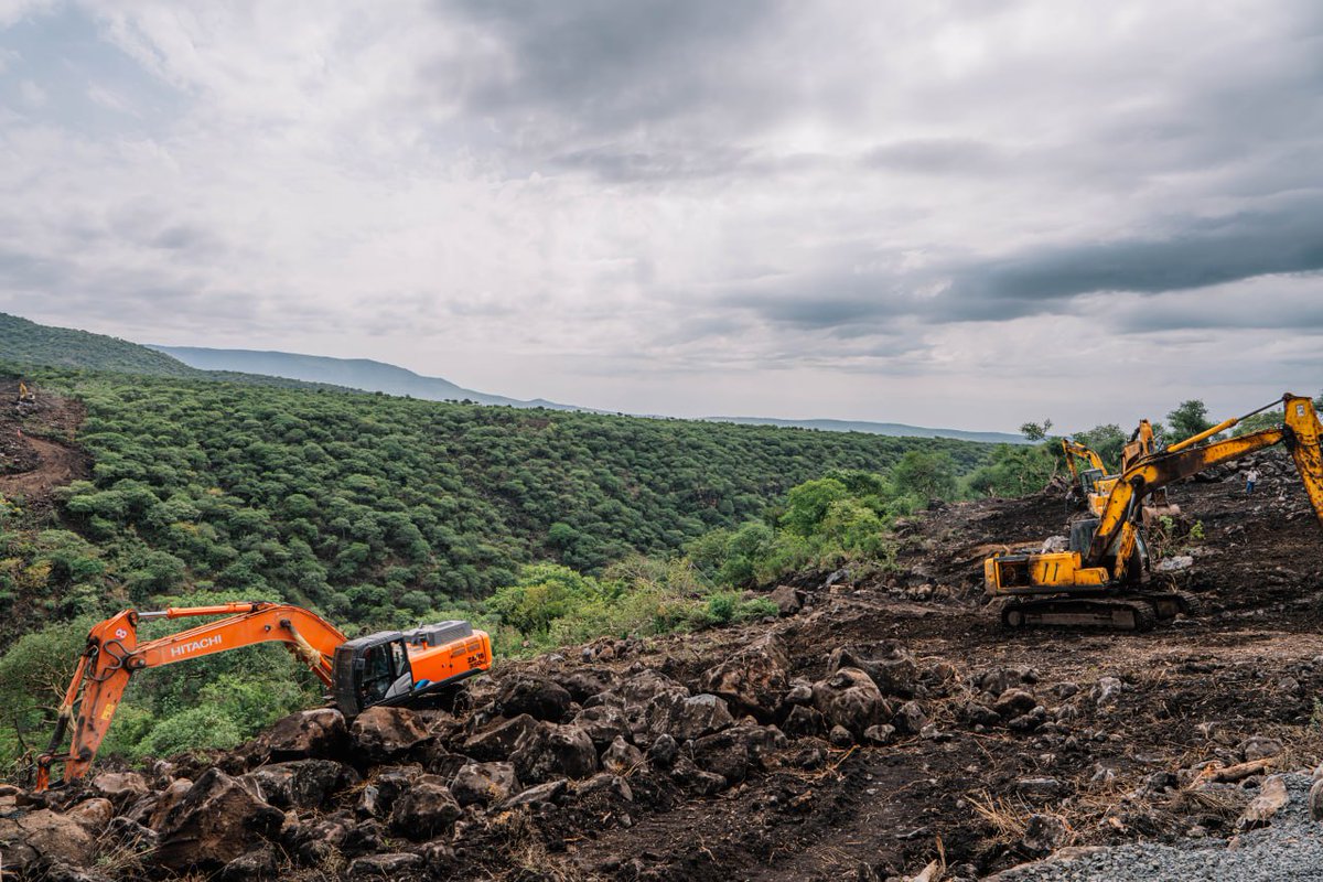 Last year, when we launched the book "Generation Medemer," we dedicated the proceeds from sales in the Oromia Region to developing the Sof Omar area. Today, we witnessed the remarkable progress made. Bale, with its rich history and natural endowments, is a high-potential area.