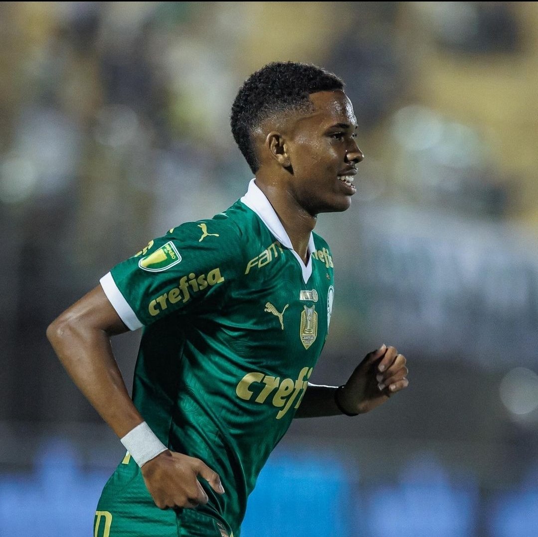 There is an expectation that the agreement [for Estêvão transfer to Chelsea] will be signed in the next few days, at the latest by the end of May. 

The player, however, will only be able to move abroad from July 2025, when he will be 18 years old.

{Goal Brasil}